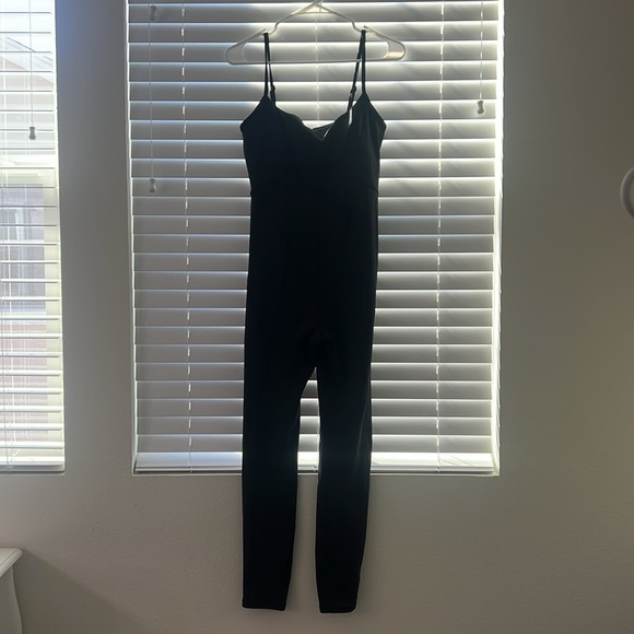 l*space Go The Distance Black Form-Fitting Jumpsuit - Picture 6 of 7